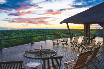 Tau Pan Camp Tau Pan Camp: Abendstimmung auf dem Deck