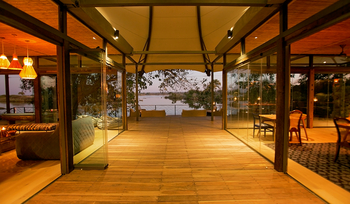 Thorntree River Lodge Thorntree River Lodge: Durchgang