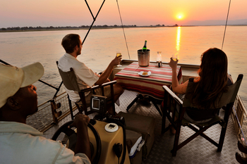 Old Mondoro Camp: Sundowner