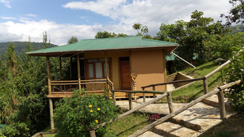 Ichumbi Gorilla Lodge Ichumbi Gorilla Lodge: Zugang zu einem Cottages