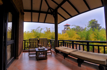 Kings Lodge: Blick zum Wasserturm