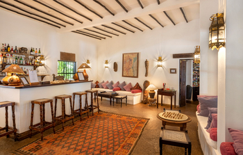 Kinondo Kwetu Kinondo Kwetu: Mama Tina Bar