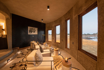 Onguma Camp Kala Onguma Camp Kala: Beobachtungsunterstand