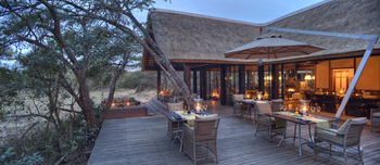 &Beyond Phinda Vlei Lodge: Terrasse des Hauptgebäudes