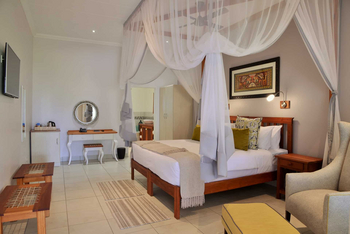 Batonka Guest Lodge: Pool View Room