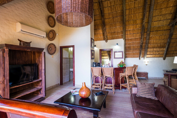 David Livingstone Safari Lodge: Private Lounge und Bar