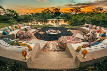 Finch Hatton's Lodge Finch Hatton's Lodge: Boma bei Sonnenuntergang