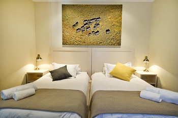 Galton House: Einzelbetten unter Elefanten