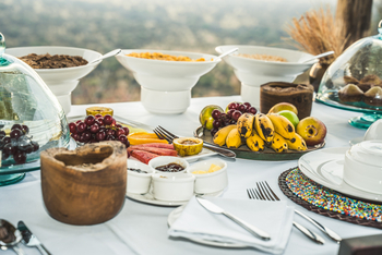 Lemala Mpingo Ridge Lodge: Frühstücksbar