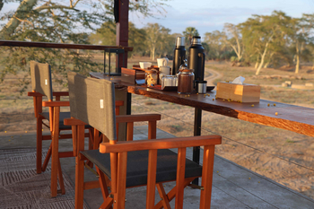 Lion House Sleep-out: Kaffee-Station auf Buschdeck
