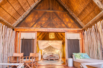 Mbali Mbali Mahale Lodge: Gästezelt Interior