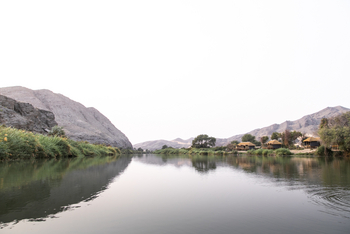 Serra Cafema Serra Cafema: Lodge und Fluss