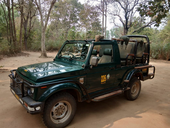 Bandhavgarh Jungle Lodge: Game Drive Vehicle