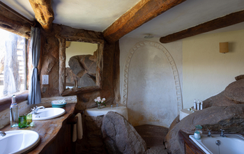 Borana Lodge Borana Lodge: Badezimmer mit integriertem Fels Room 4