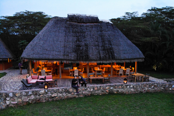 Enjojo Lodge: Abendliche Beleuchtung