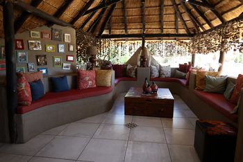 Harnas Guest Farm Harnas Guest Farm: Lounge