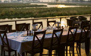 Sausage Tree Camp: Dining auf dem Deck