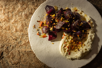 Singita Grumeti Küche: Rote Beete mit Humus