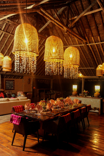 Mara Siana Camp: Gedeckter Tisch