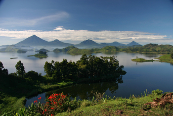 Mutanda Lake Resort: Virunga-Vulkane