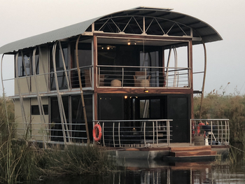 Namushasha River Villa: Außenansicht