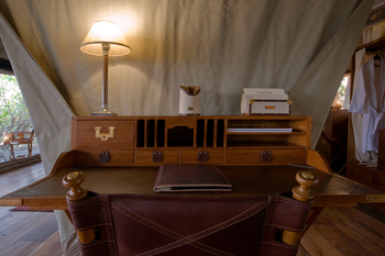 Zarafa Camp: Schreibtisch