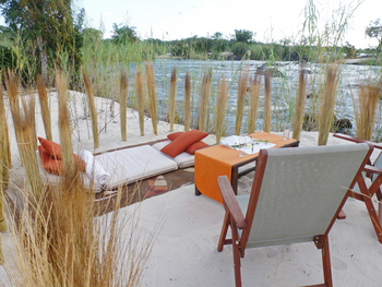 Divava Okavango Lodge and Spa: Private Dinner am Strand