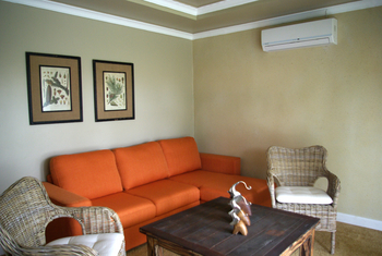 Five Volcanoes Boutique Hotel: Sitzecke im Family Room