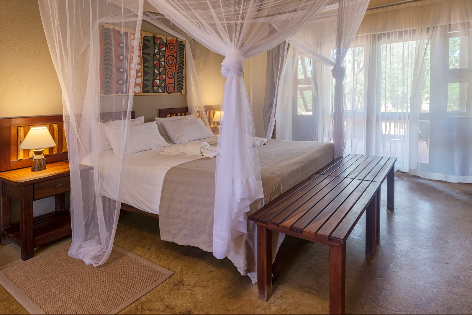 Hobatere Lodge Hobatere Lodge: Bett und Gepäckablage