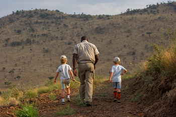 Kubu Kubu Tented Camp: Guide mit zwei Kindern