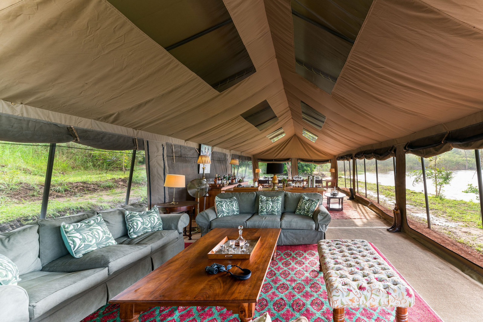 Papa's Camp Papa's Camp: Sitzgruppe