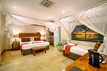 Bayete Guest Lodge Bayete Guest Lodge: Executive Triple Room