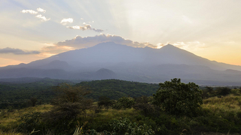Hatari Lodge: Mt. Meru