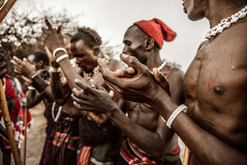 Legendary Songa Migrational Camp: Einheimische
