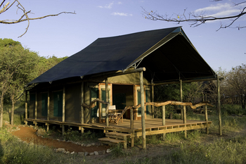 Ongava Tented Camp: Zelt auf Holzplattform