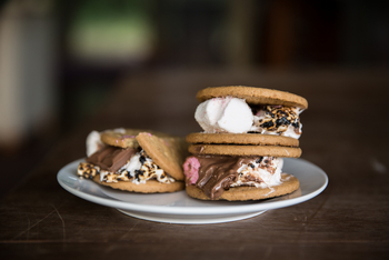 Sala's Camp: Dessert