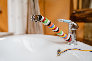 Tangulia Mara Camp: Wasserhahn mit Perlendekoration