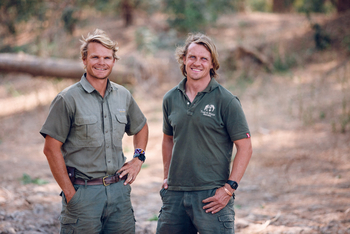 Classic Zambia Safaris Classic Zambia Safaris: Kyle Branch, links, und Luke Evans