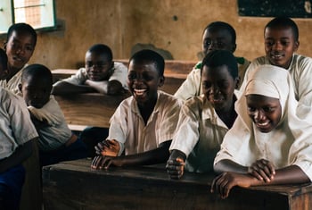 Greystoke Mahale: Kinder im Schulunterricht