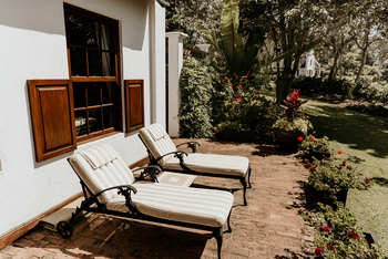 Elewana The Manor at Ngorongoro: Sonnenliegen