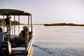 Hakusembe River Lodge: Bootstour