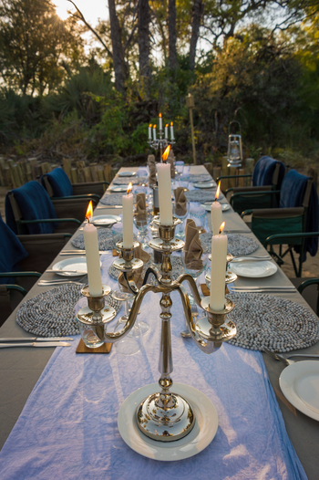 Pelo Camp: Gedeckter Tisch