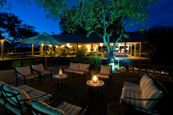 Toka Leya Camp Toka Leya Camp: Lounge draußen