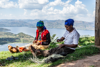 Volcanoes Virunga Lodge: Handarbeit