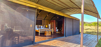 Asanja Moru: Gästezelt mit Vordach