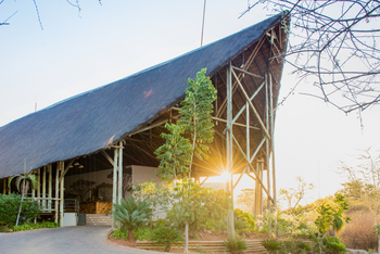 Chobe Bush Lodge Chobe Bush Lodge: Zufahrt