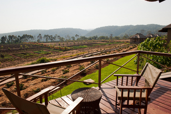 Kitela Lodge: Sitzbereich auf der Veranda