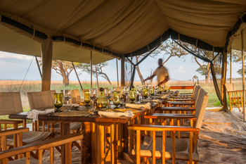 Serengeti Safari Camp: Esstisch