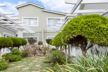 Swakopmund Guesthouse: Garten vor dem Haus