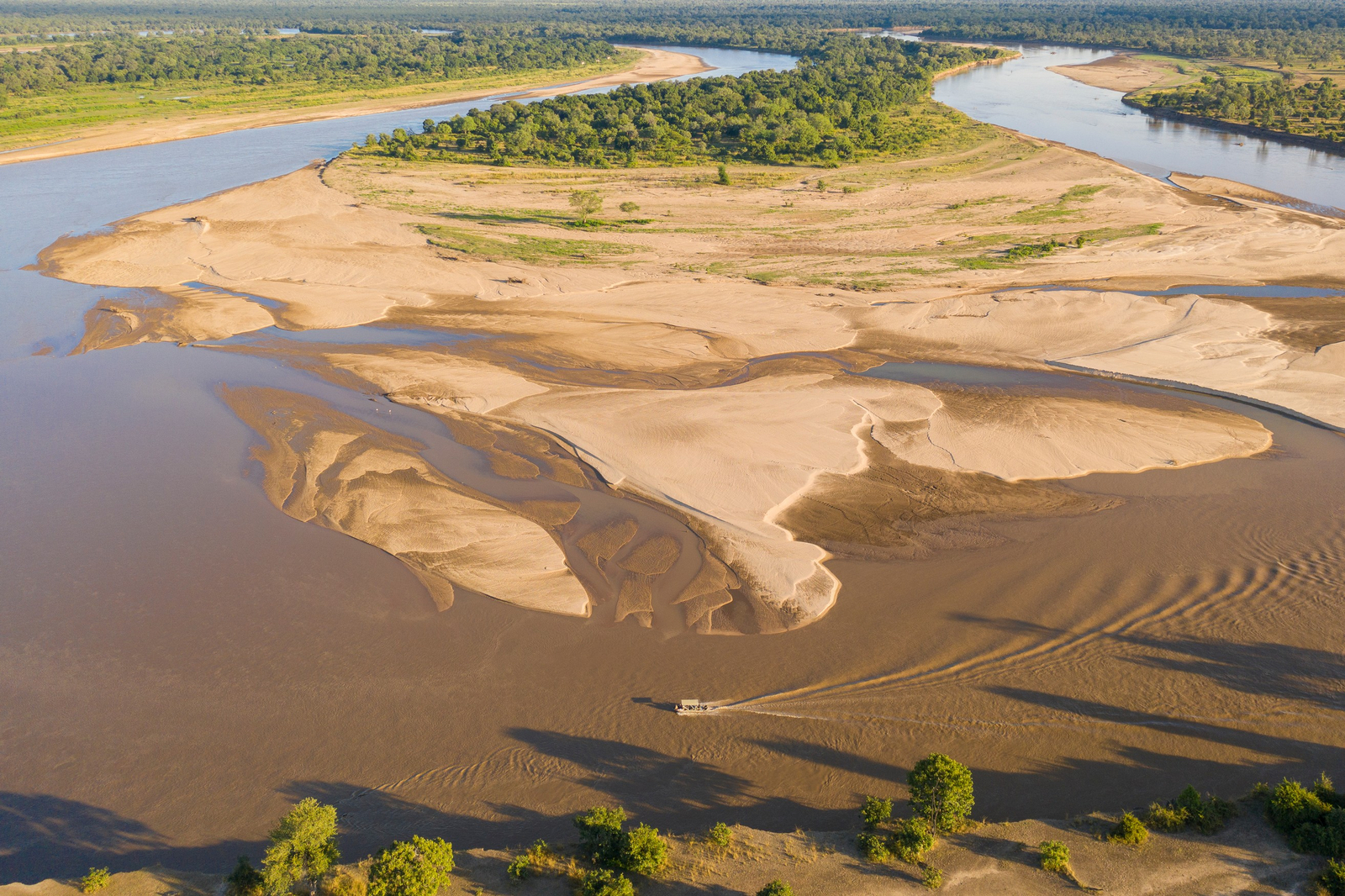 Chikunto Safari Lodge Chikunto Safari Lodge: Luangwa-Flussschleife